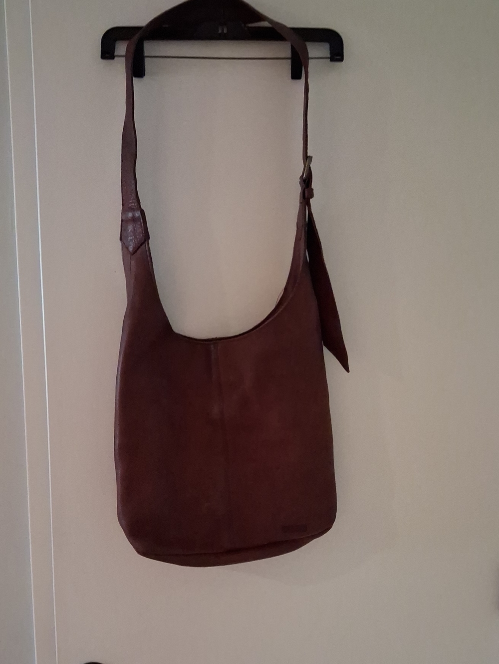 Duluth Trading Co Leather Shoulder Bag in Brown